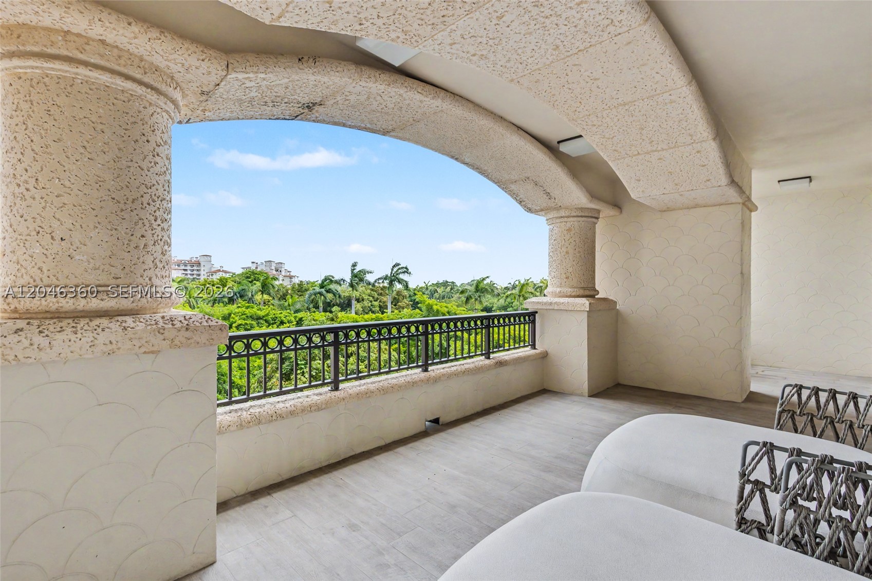7042 Fisher Is Dr #7042 Miami Beach, FL 33109