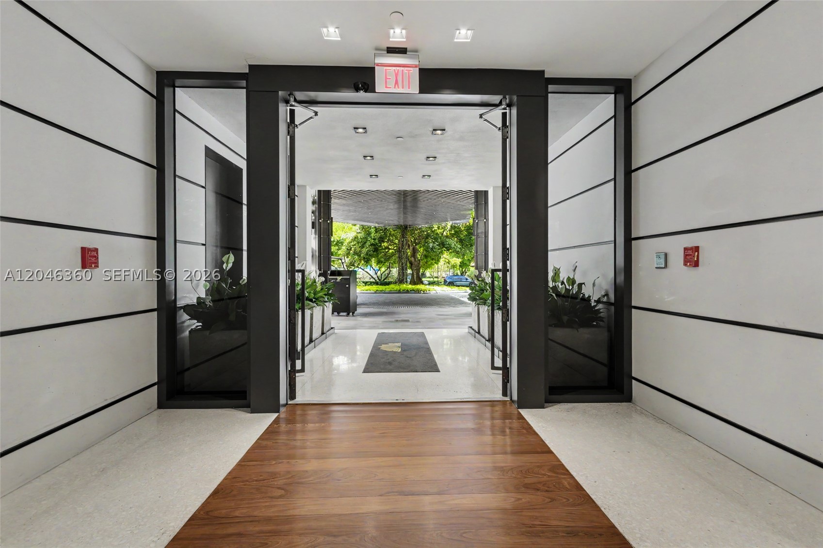 7042 Fisher Is Dr #7042 Miami Beach, FL 33109