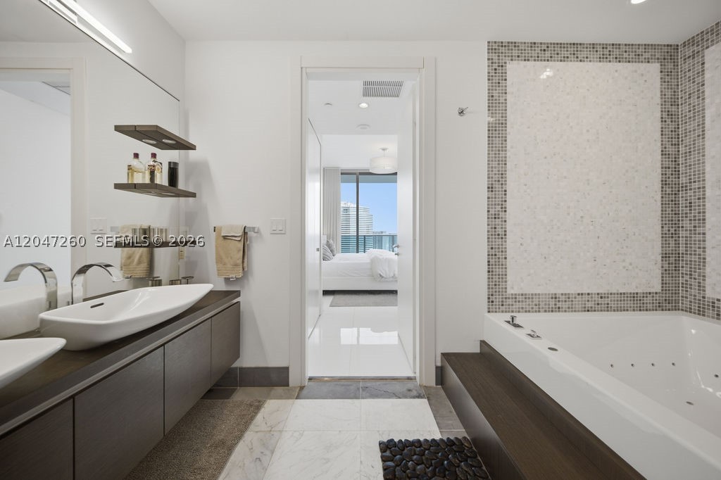image Epic Residences31