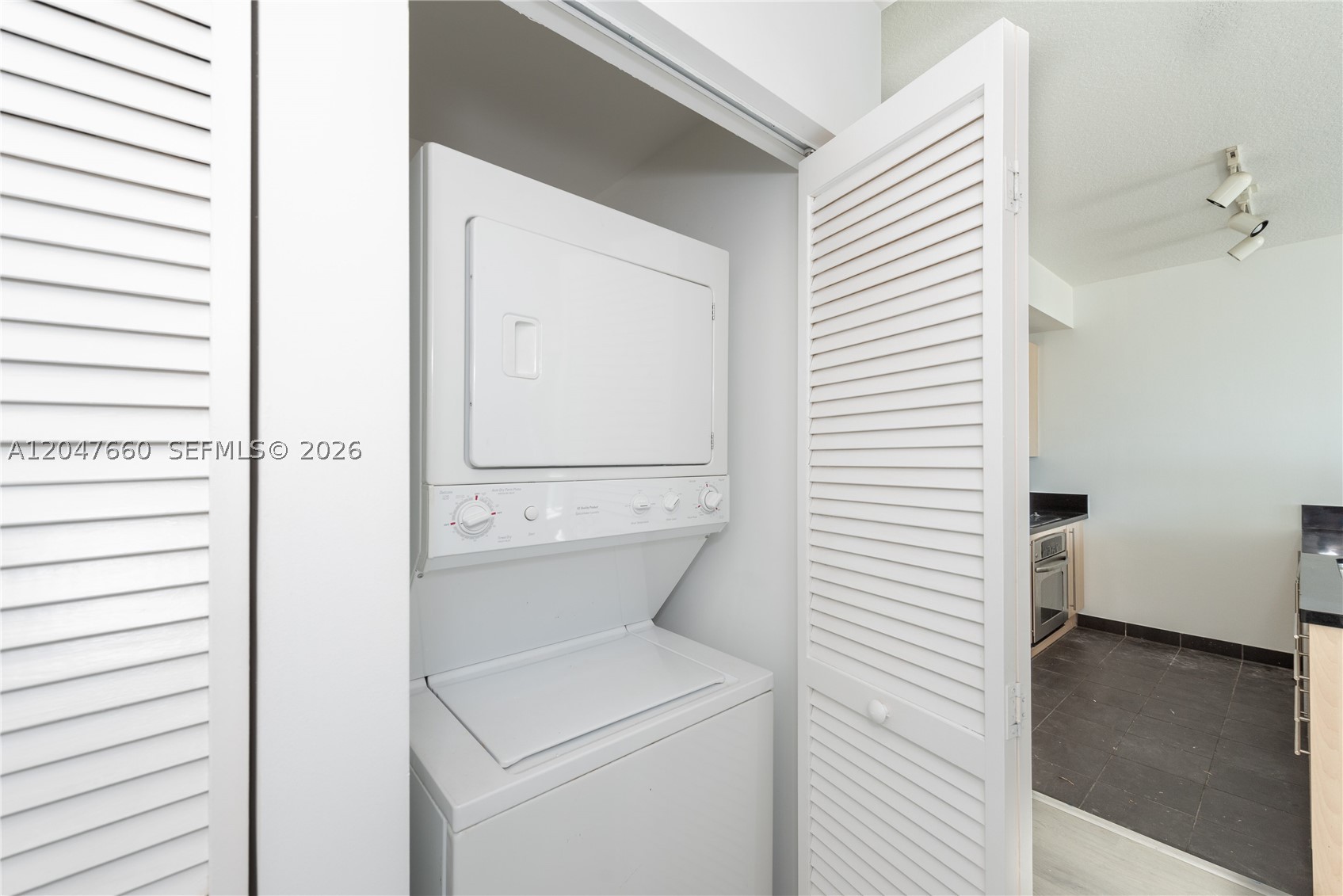 image Axis on Brickell South13