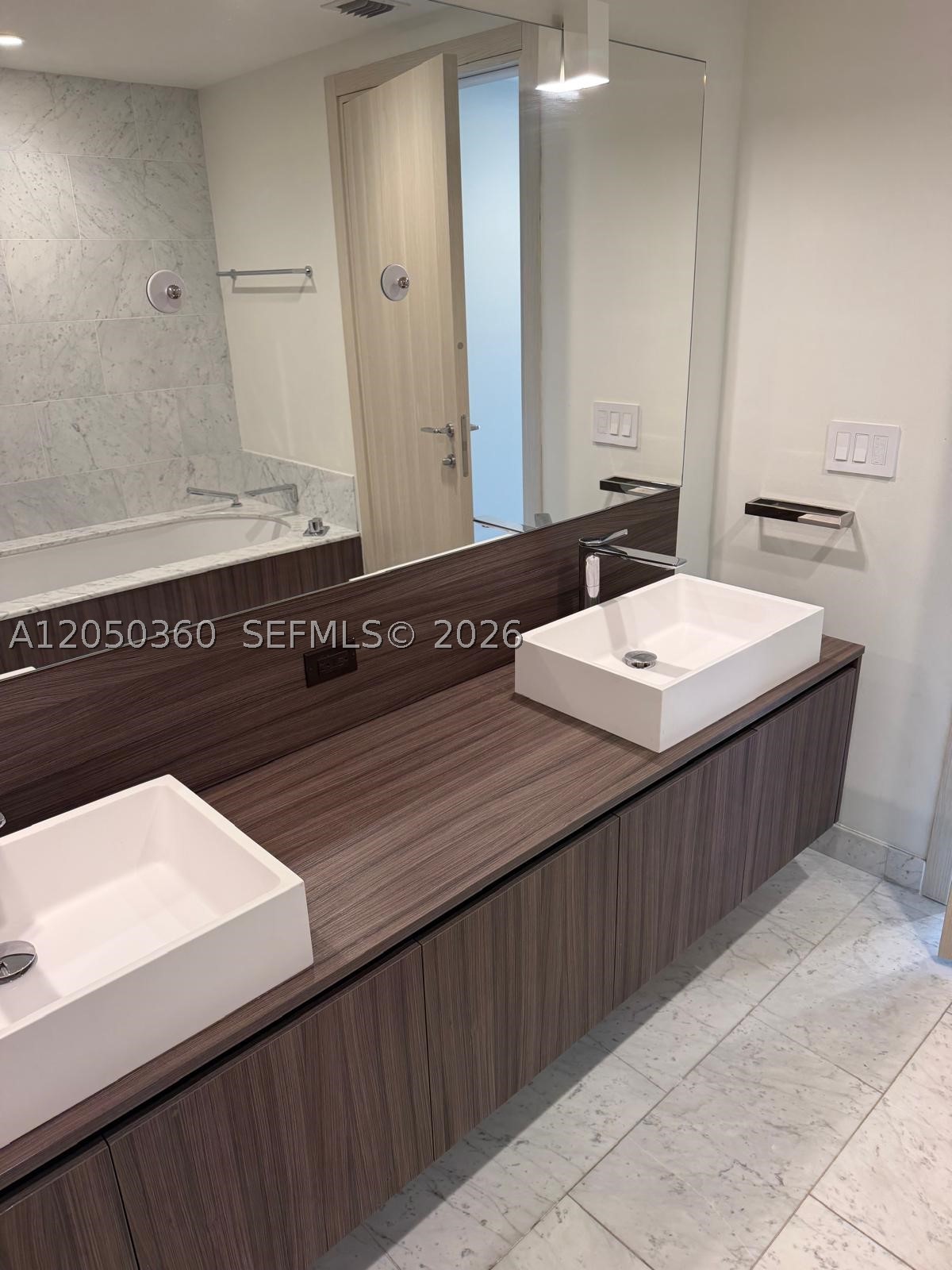 image Brickell Flatiron30