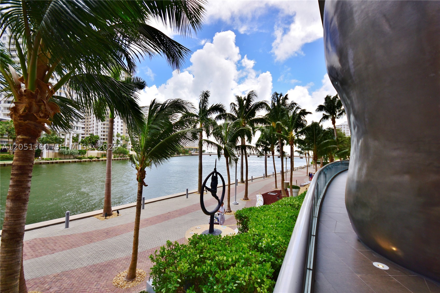 image Icon Brickell I37
