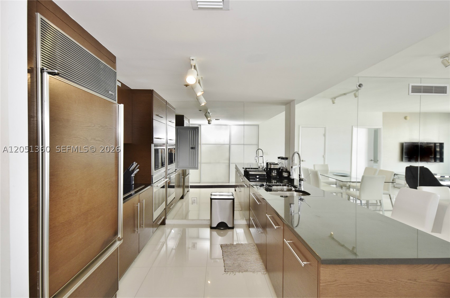 image Icon Brickell I8