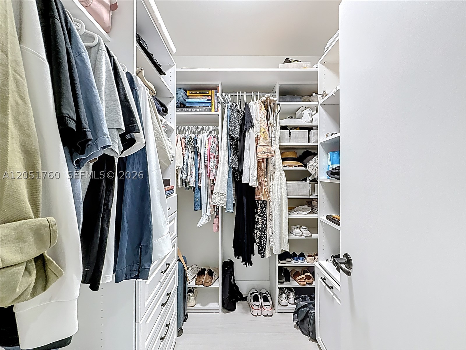 image Grand Bay Residences18