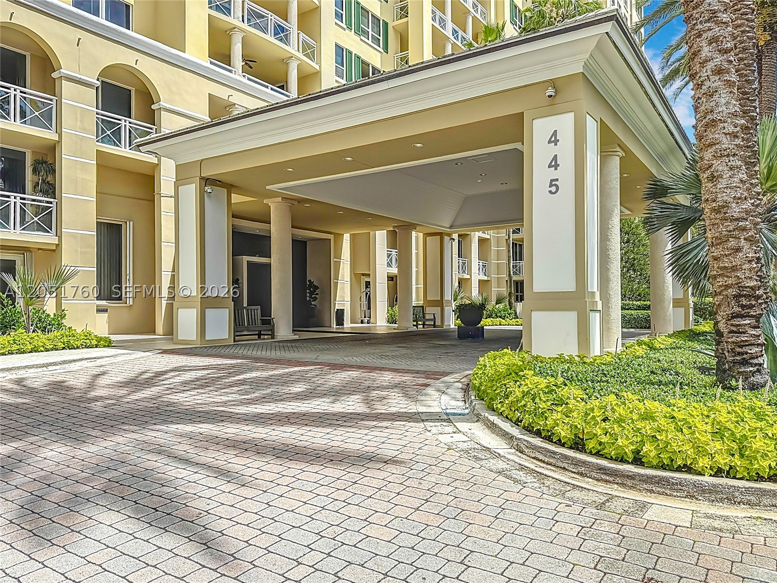 image Grand Bay Residences23