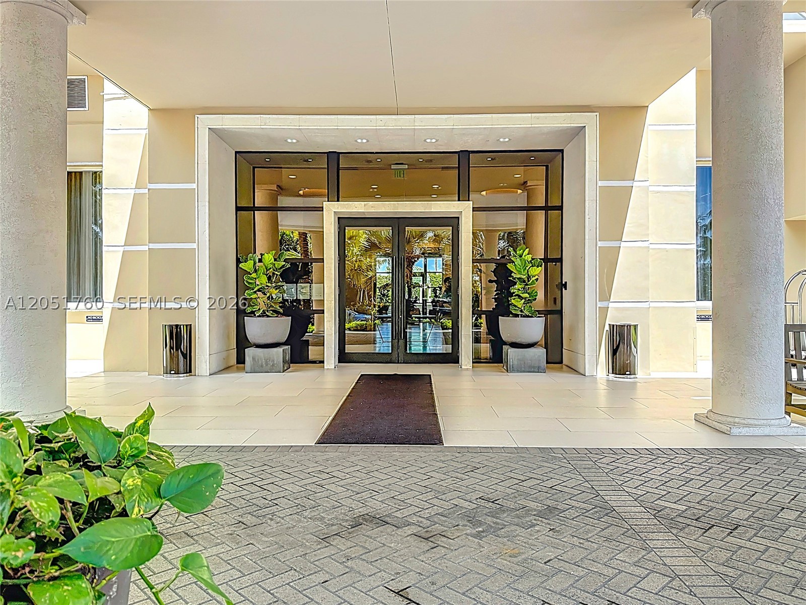 image Grand Bay Residences24