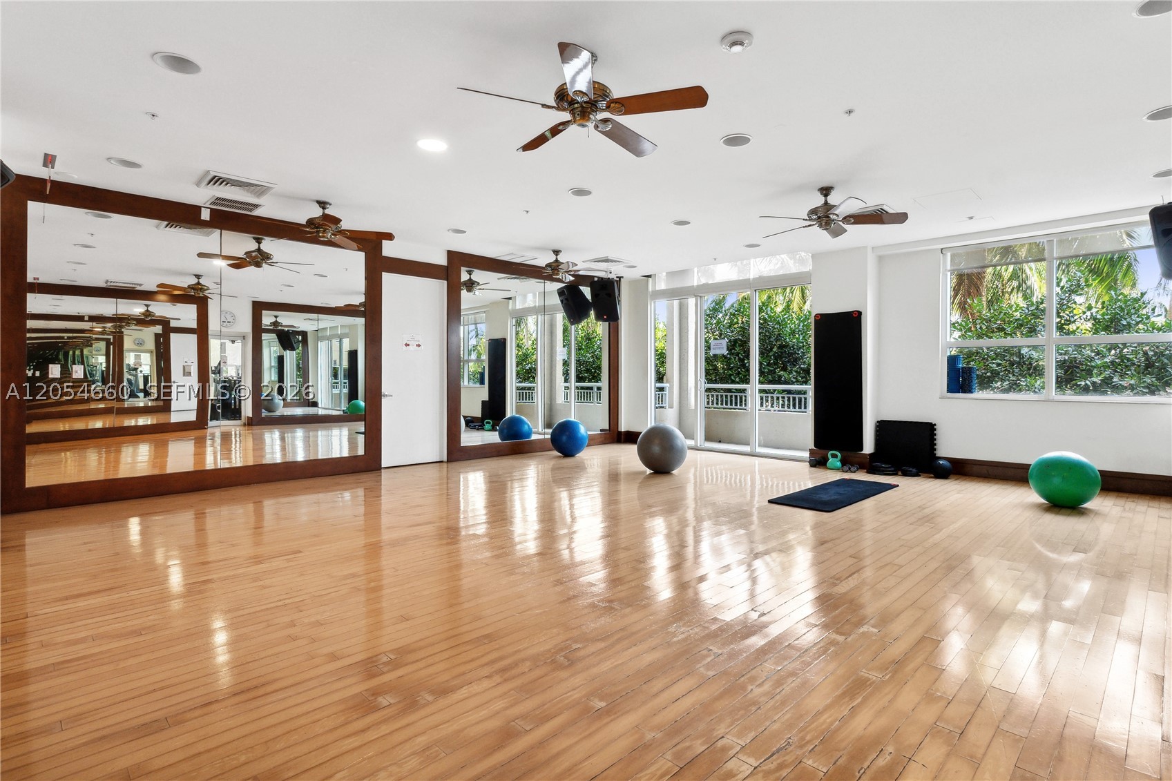 19501 W Country Clb Dr #2506 Aventura, FL 33180
