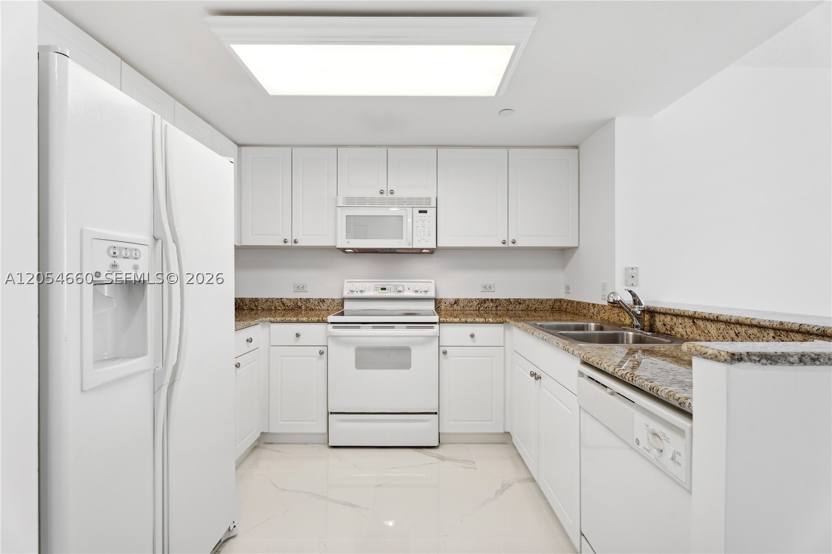 19501 W Country Clb Dr #2506 Aventura, FL 33180