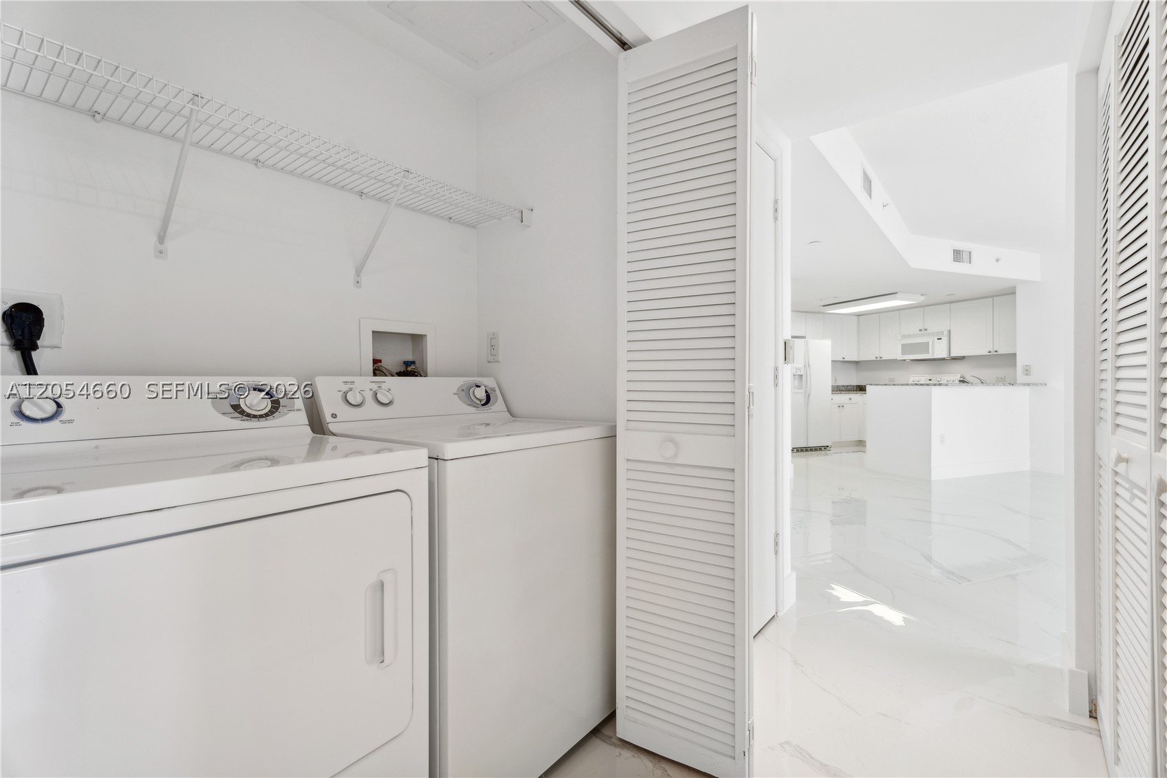 19501 W Country Clb Dr #2506 Aventura, FL 33180