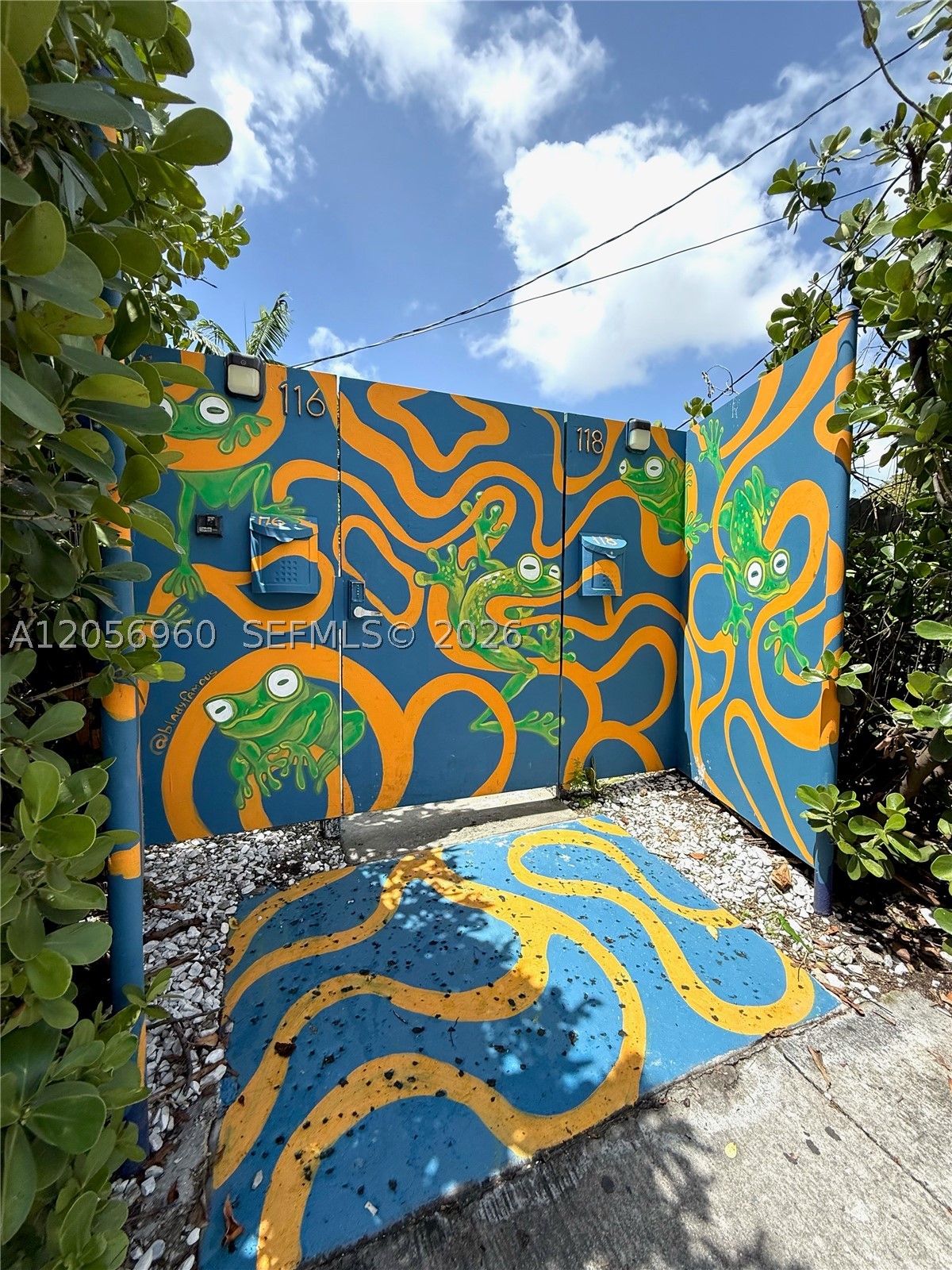 118 NW 24th St