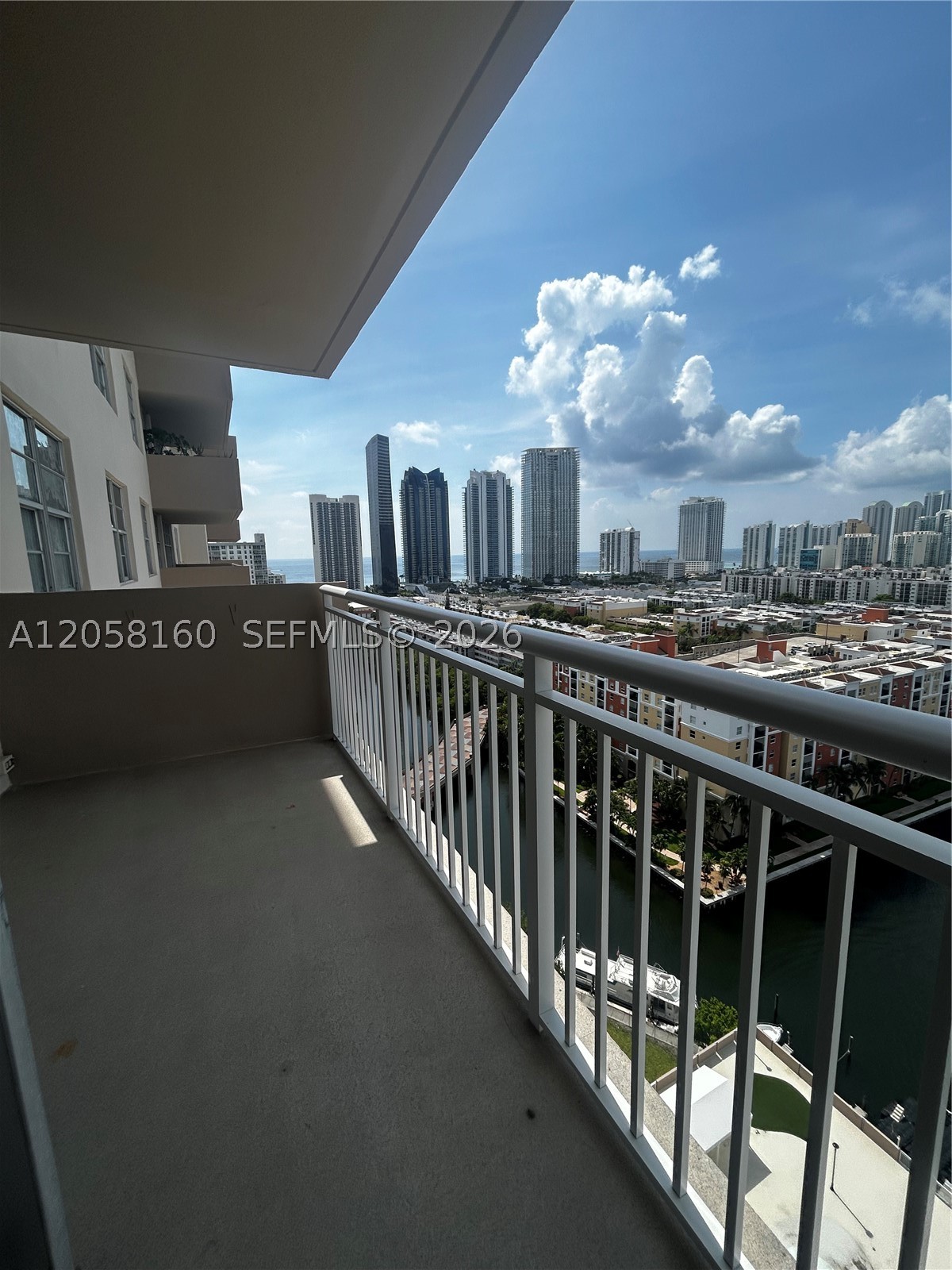 image Winston Towers 1003