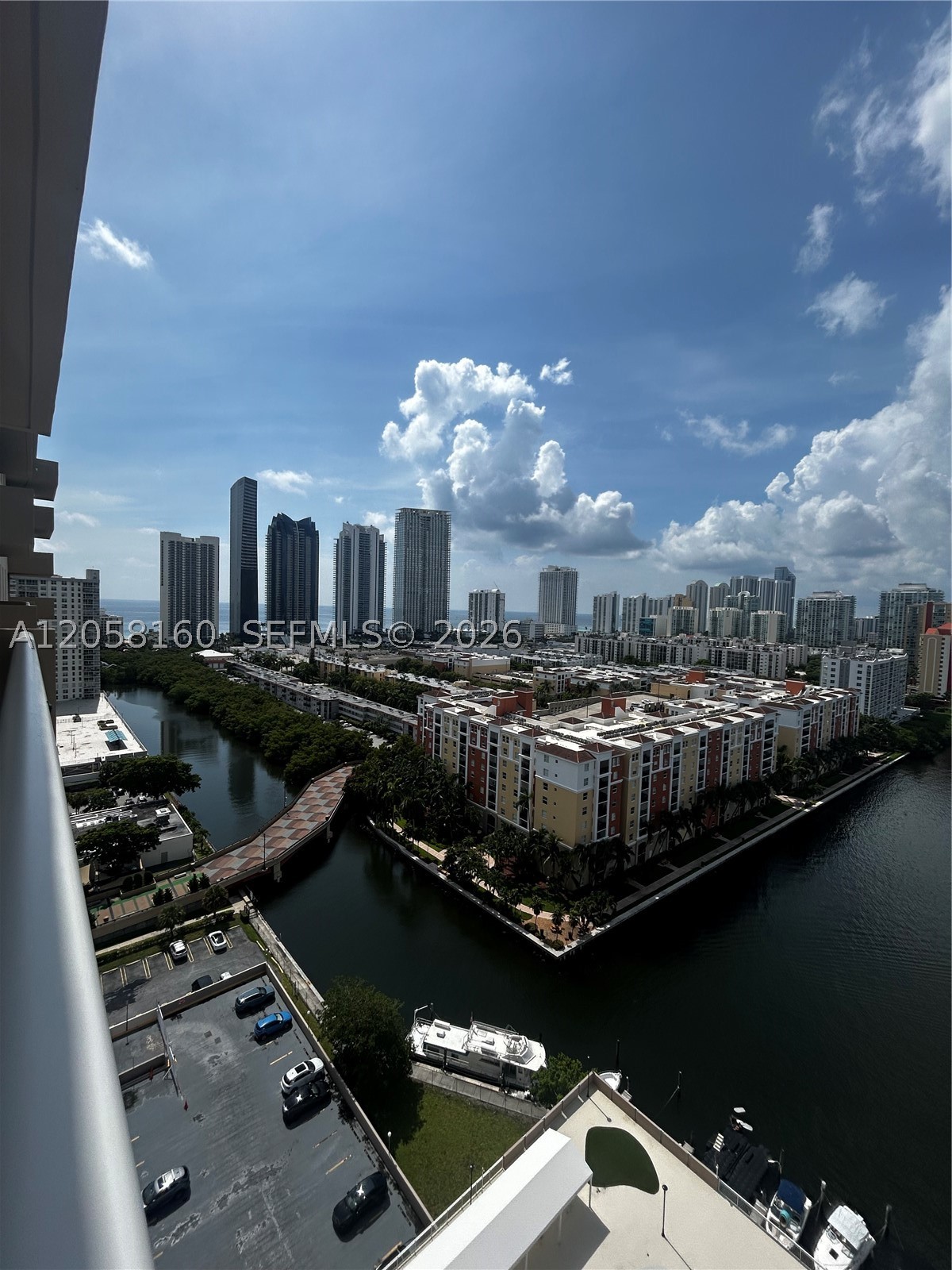 image Winston Towers 1004