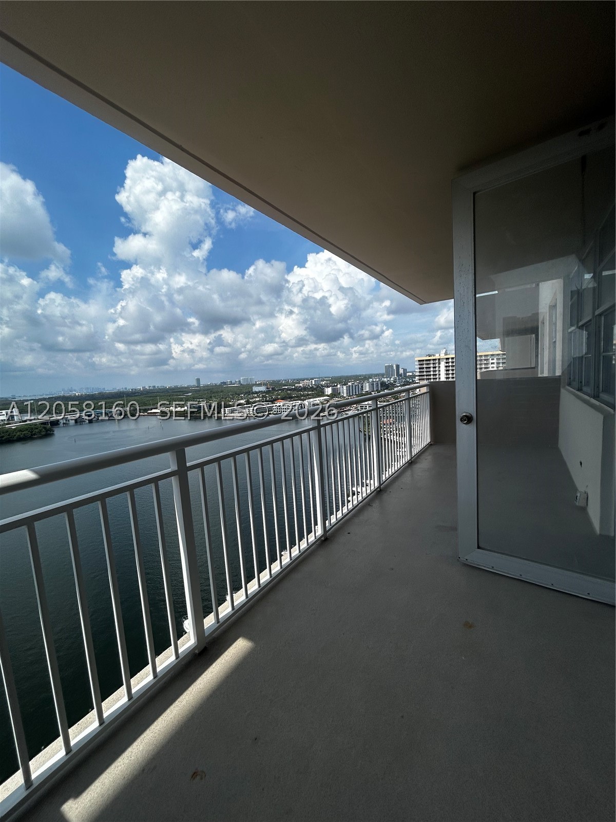 image Winston Towers 1005