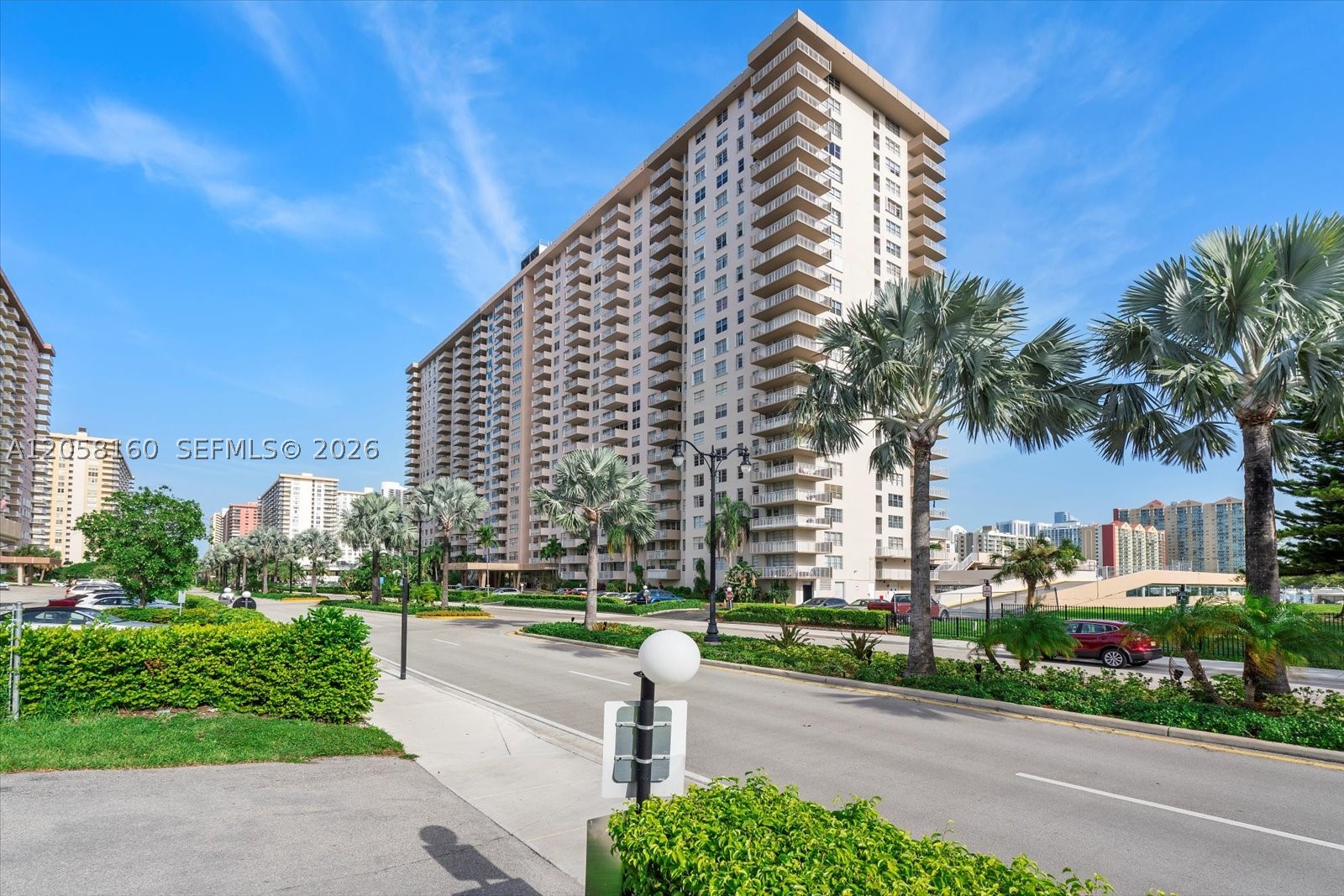 image Winston Towers 1008