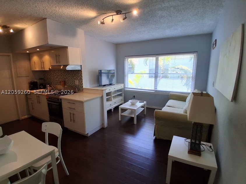 1555 Pennsylvania Ave #203