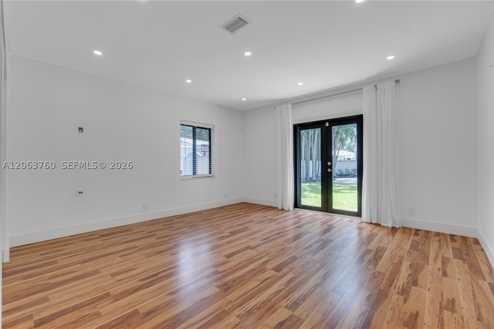 549 NE 12th Ave Fort Lauderdale, FL 33301
