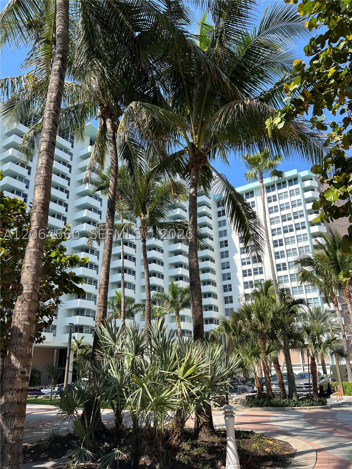 2899 Collins Ave #610