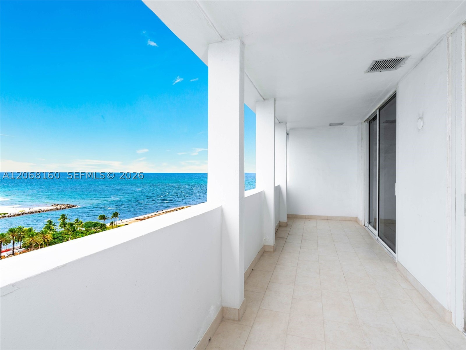 10275 Collins Ave #PH1506