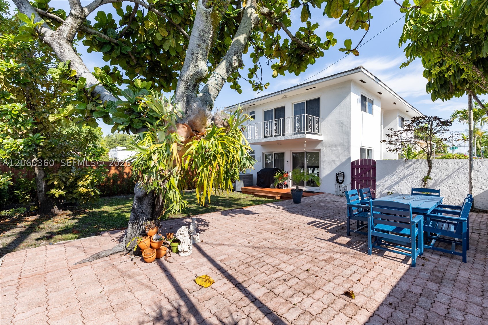 2250 SW 17th Ave Miami, FL 33145
