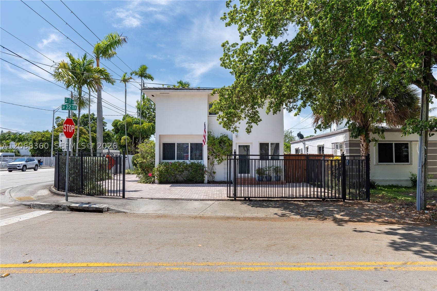 2250 SW 17th Ave Miami, FL 33145