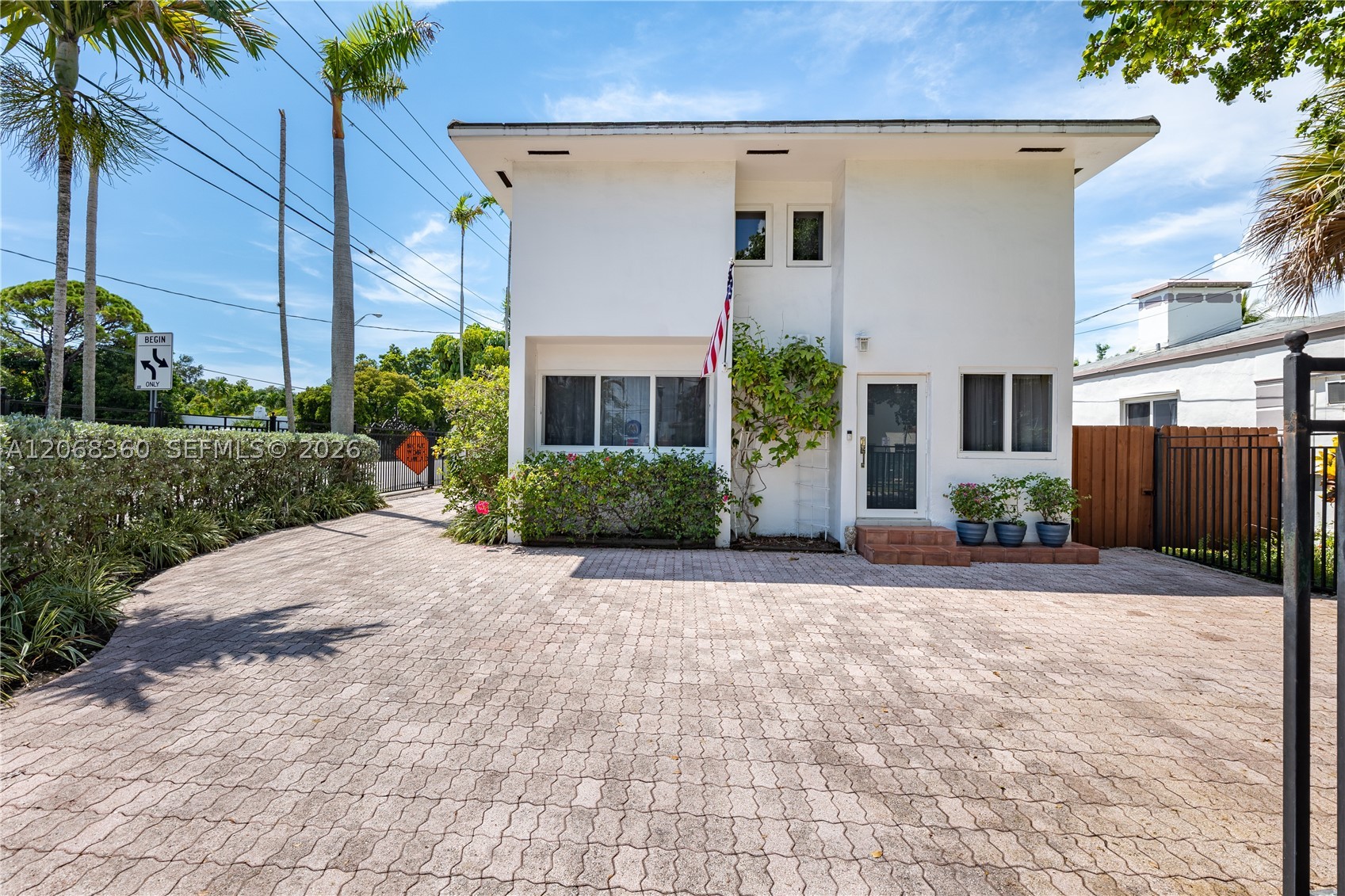 2250 SW 17th Ave Miami, FL 33145
