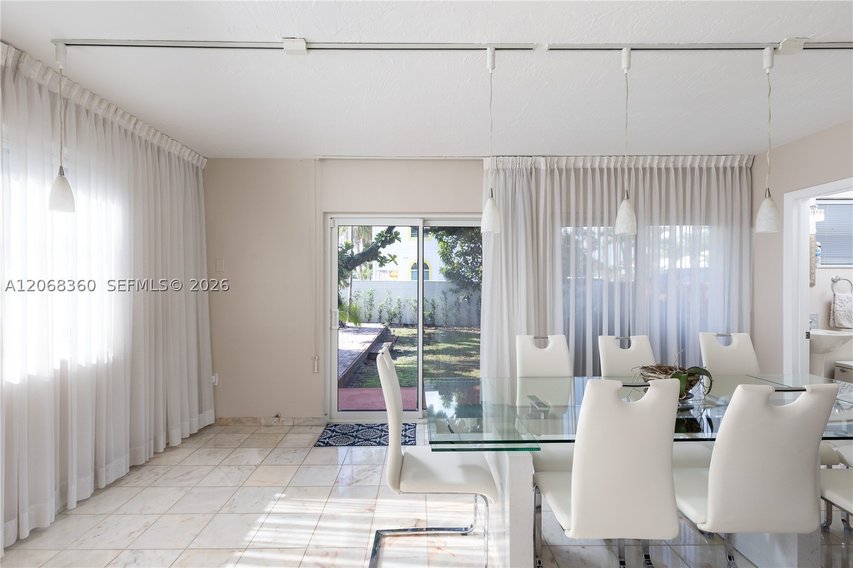 2250 SW 17th Ave Miami, FL 33145