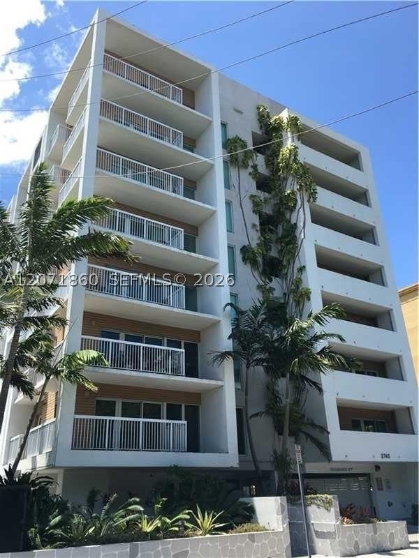 2740 SW 28th Ter #206