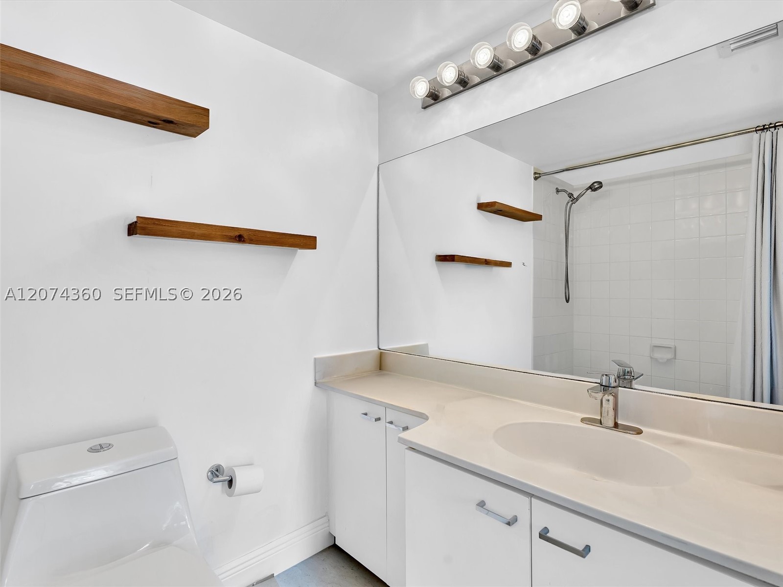1621 Bay Rd #408 Miami Beach, FL 33139