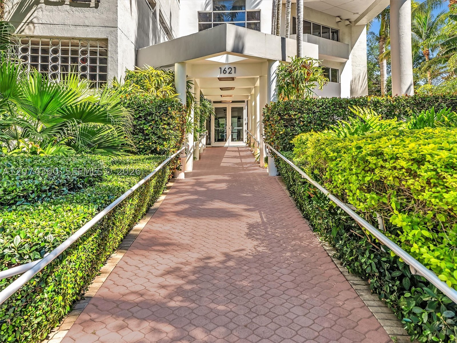 1621 Bay Rd #408 Miami Beach, FL 33139