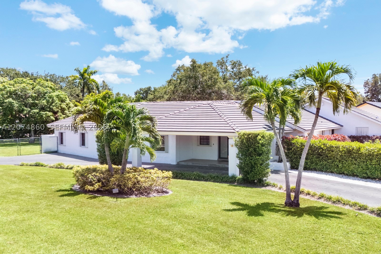 11601 SW 88th Ave Miami, FL 33176