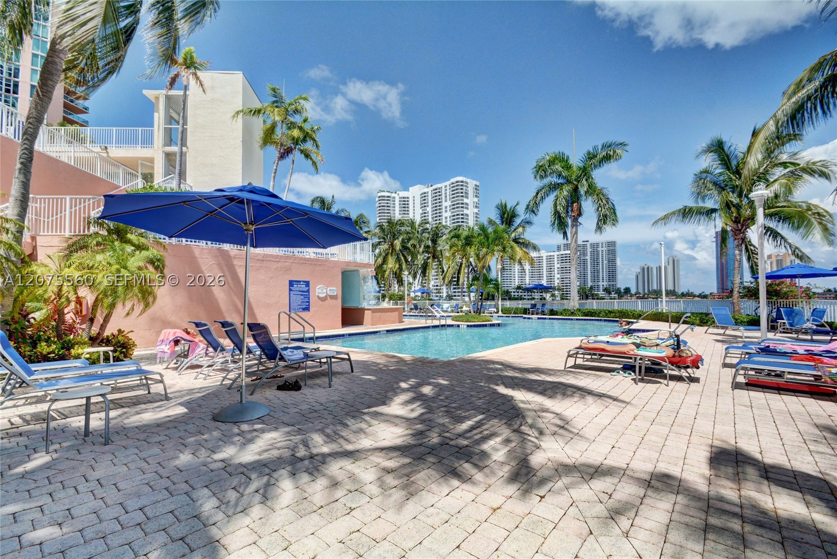 3370 Hidden Bay Dr #815 Aventura, FL 33180