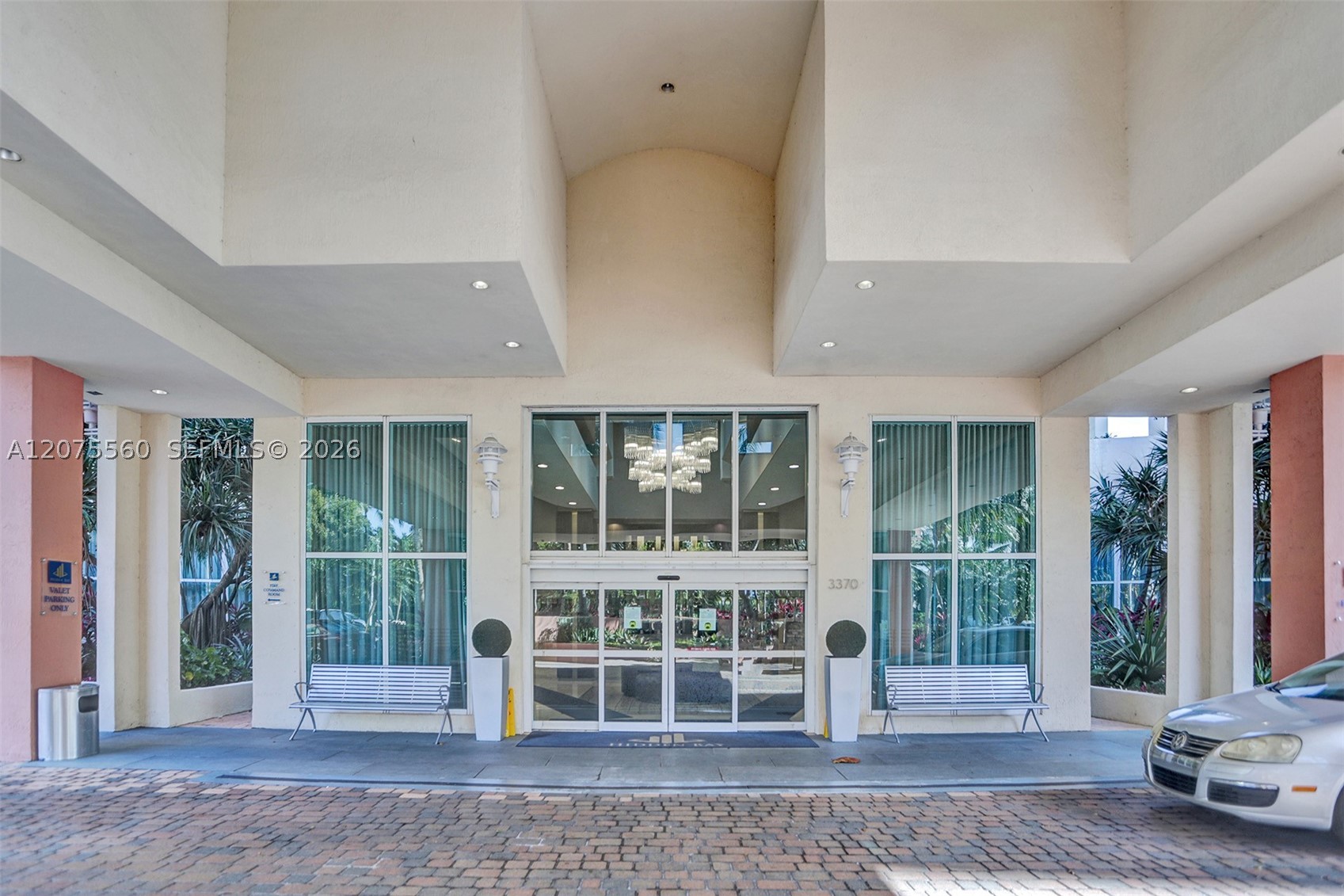 3370 Hidden Bay Dr #815 Aventura, FL 33180