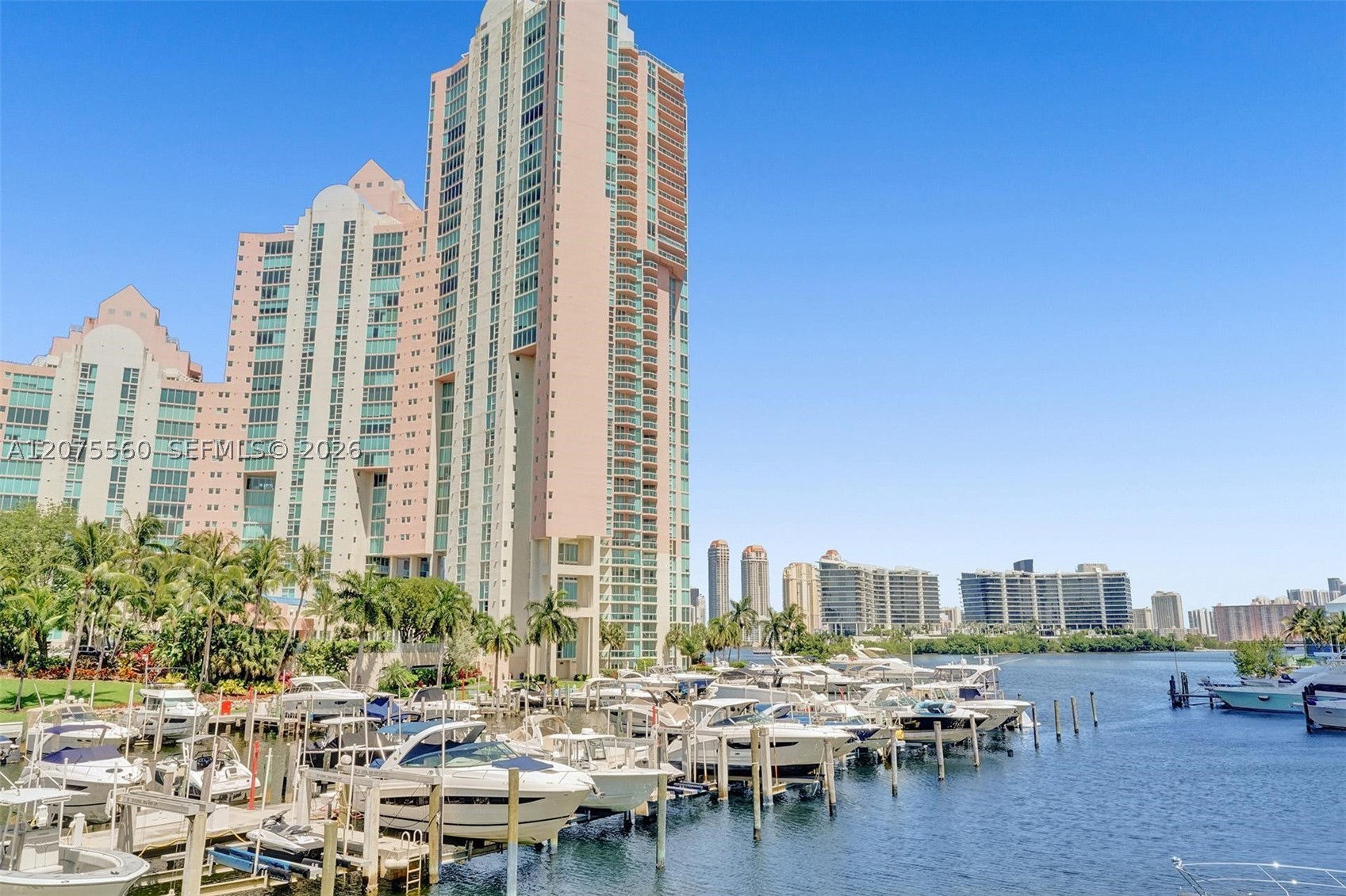 3370 Hidden Bay Dr #815 Aventura, FL 33180