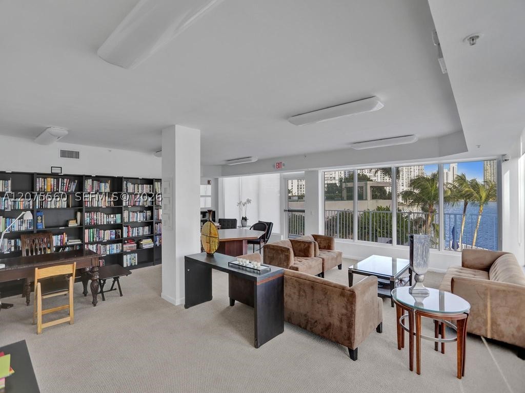 3370 Hidden Bay Dr #815 Aventura, FL 33180