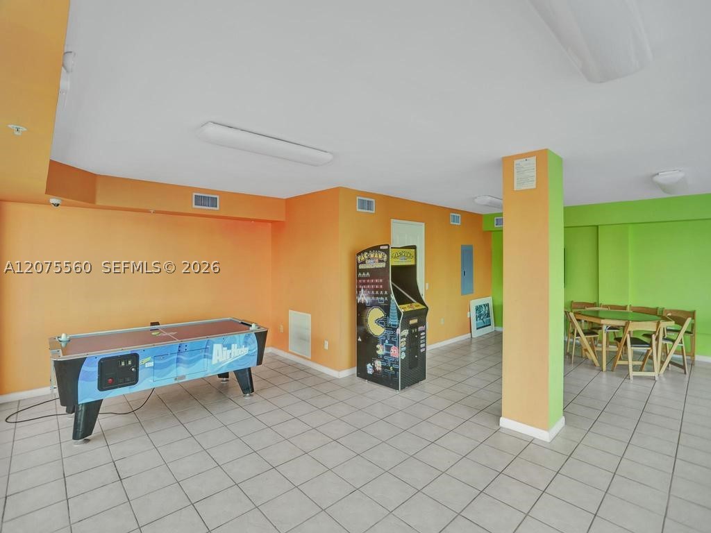 3370 Hidden Bay Dr #815 Aventura, FL 33180