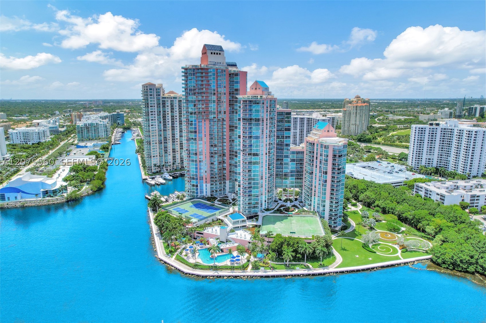 3370 Hidden Bay Dr #815 Aventura, FL 33180