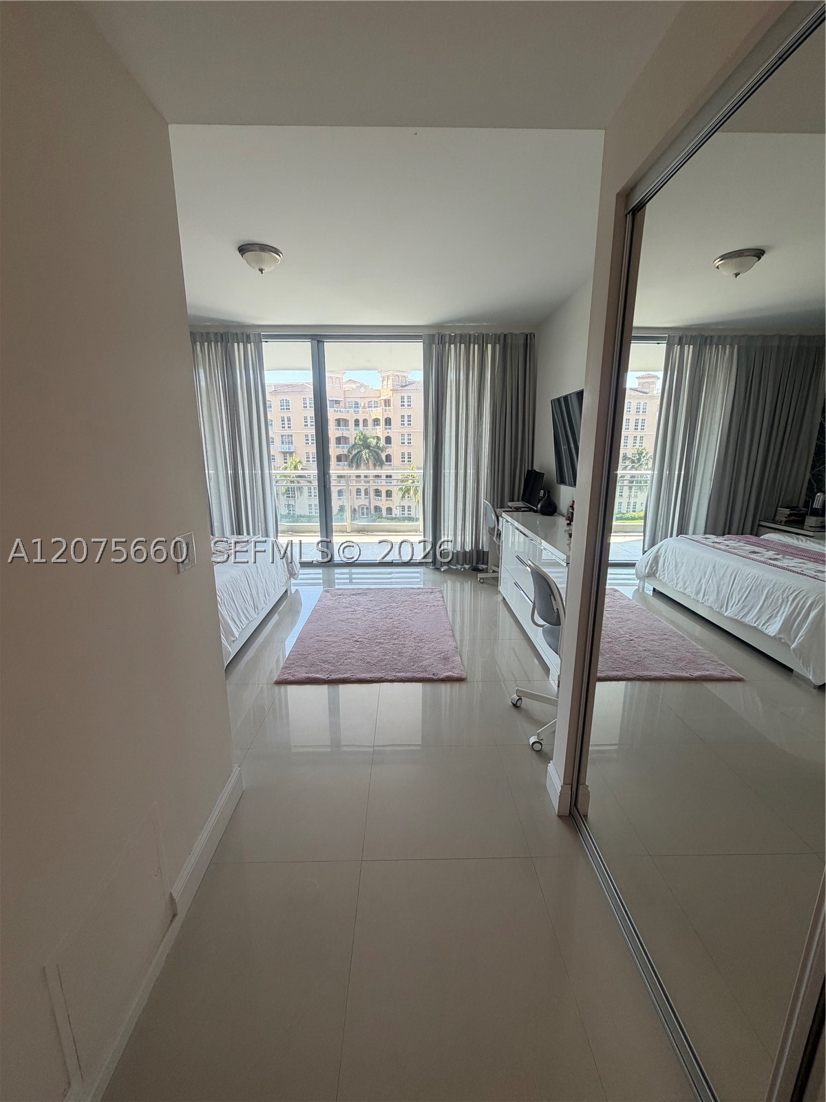 2950 NE 188th St #325 Aventura, FL 33180