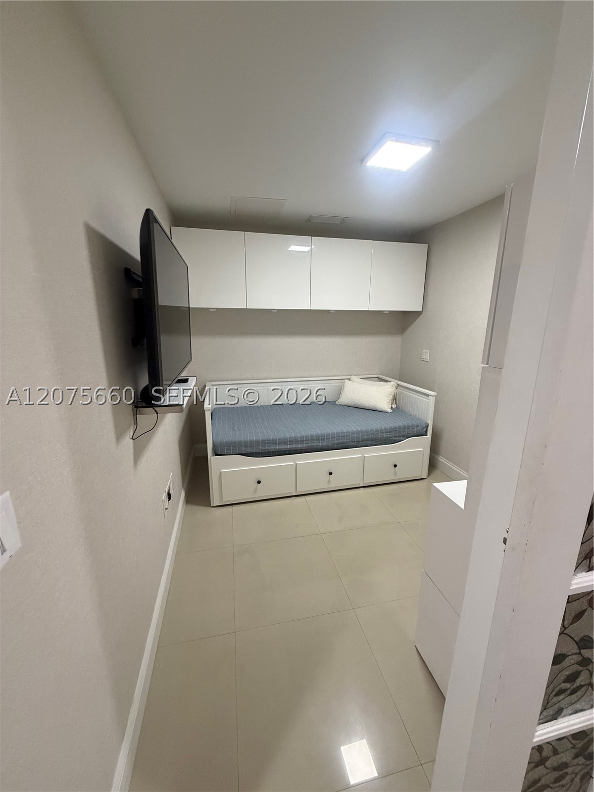 2950 NE 188th St #325 Aventura, FL 33180