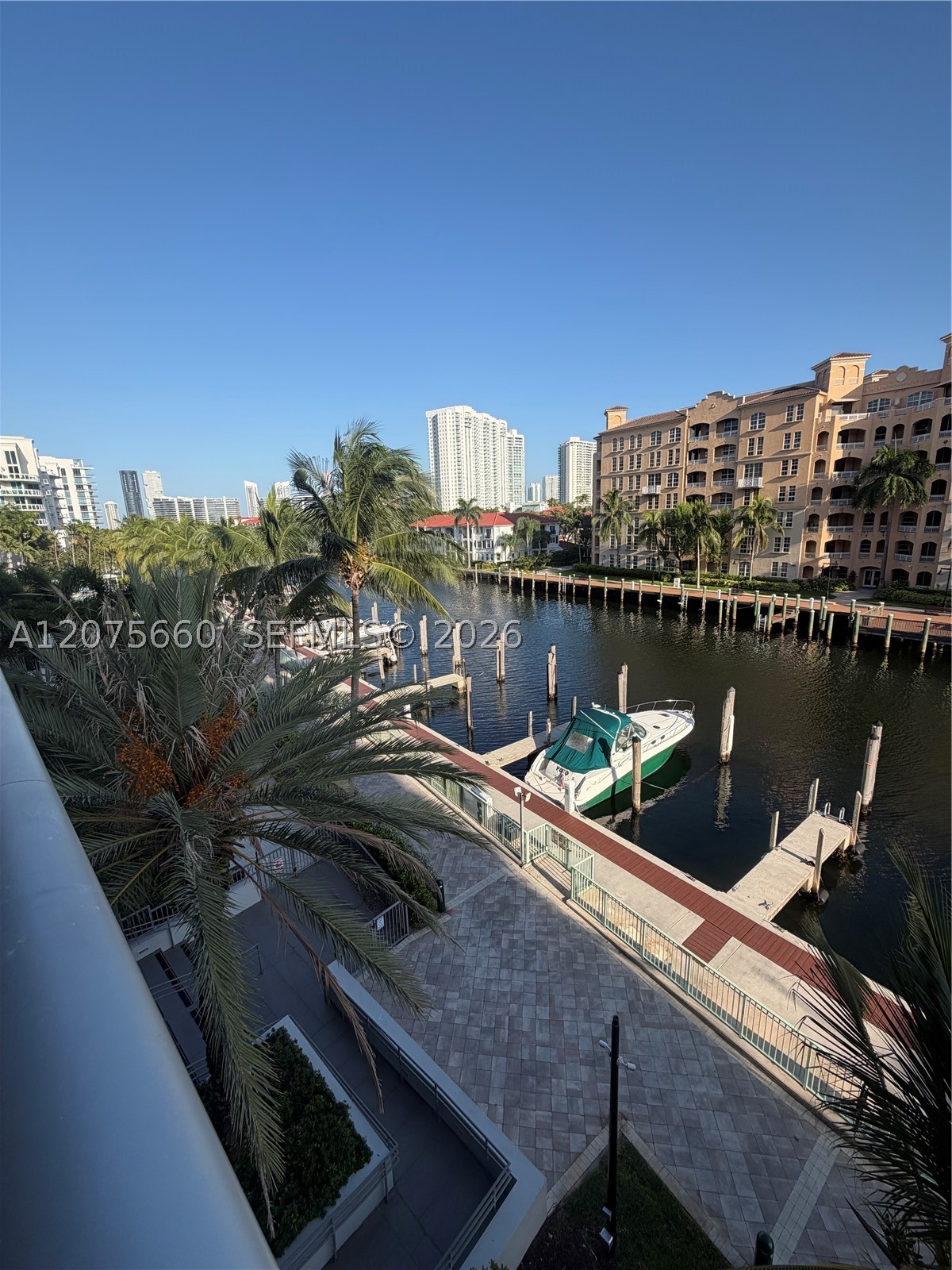 2950 NE 188th St #325 Aventura, FL 33180