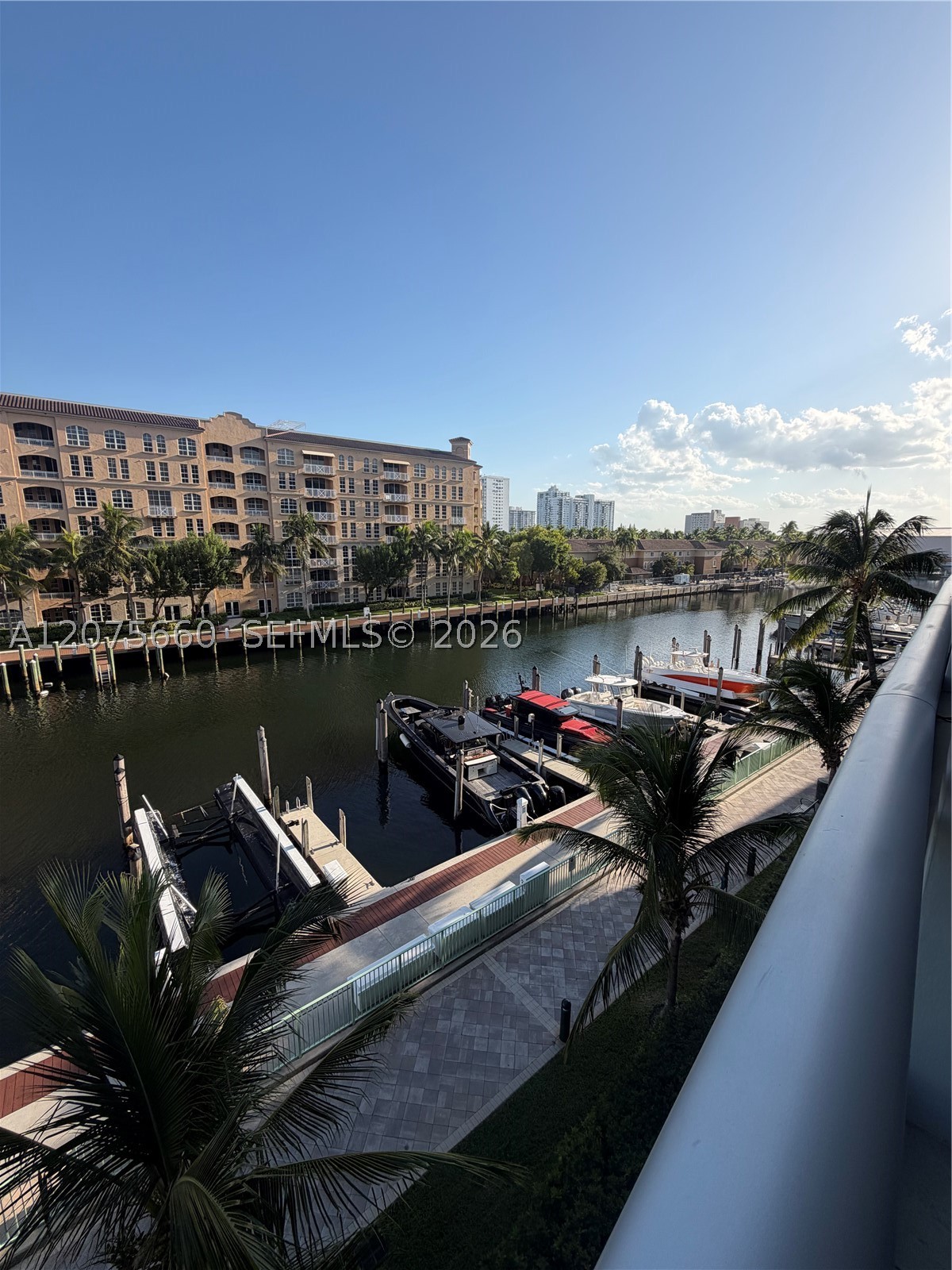 2950 NE 188th St #325 Aventura, FL 33180