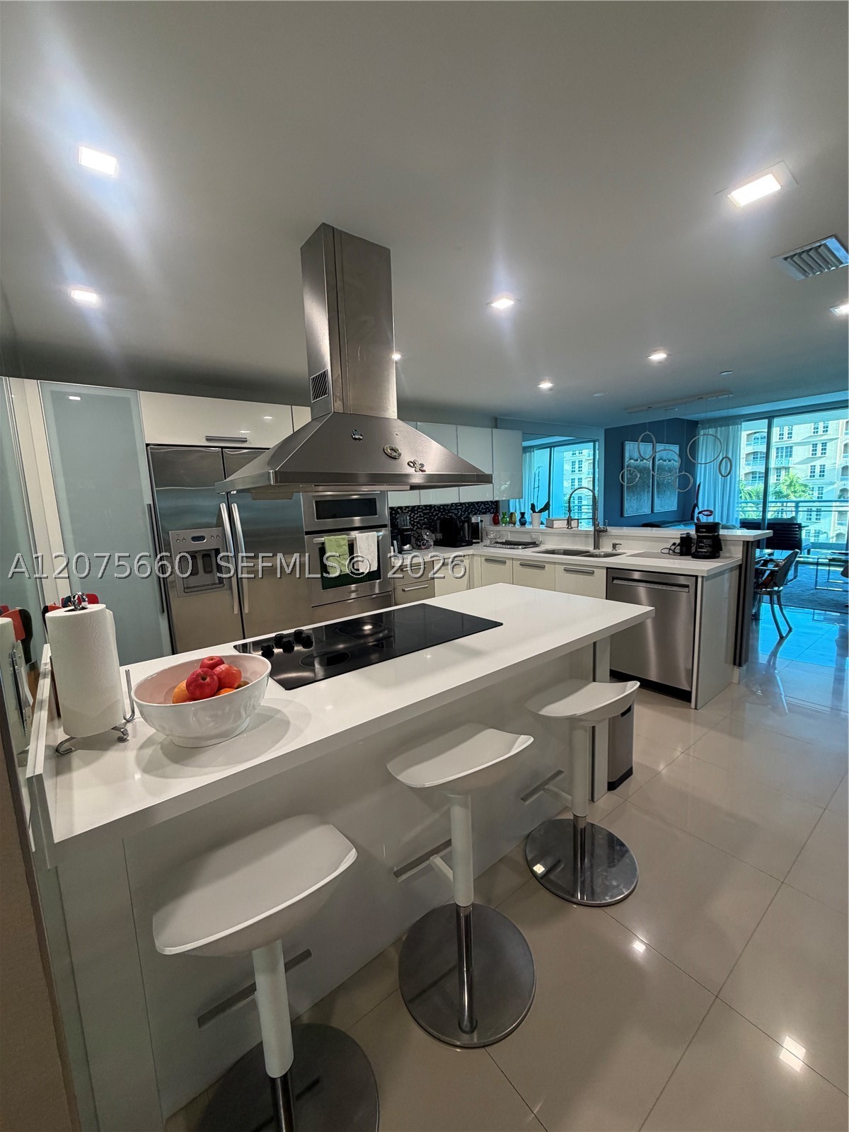 2950 NE 188th St #325 Aventura, FL 33180