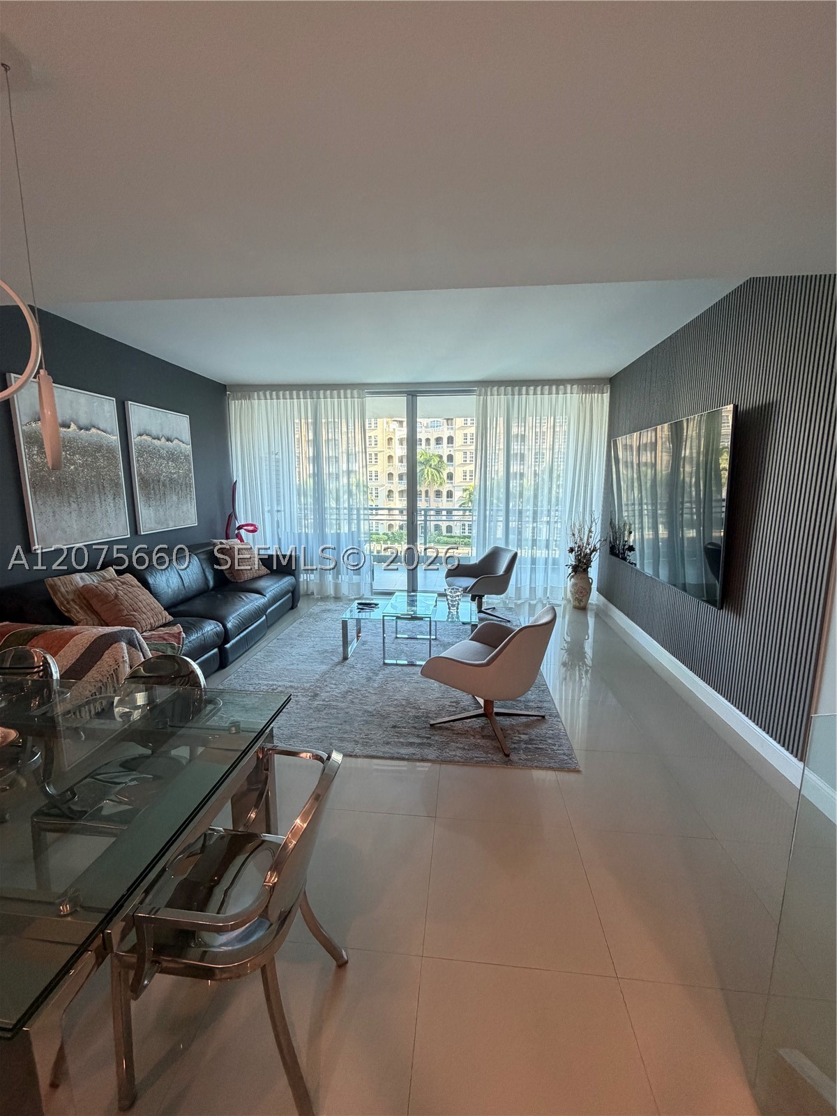 2950 NE 188th St #325 Aventura, FL 33180