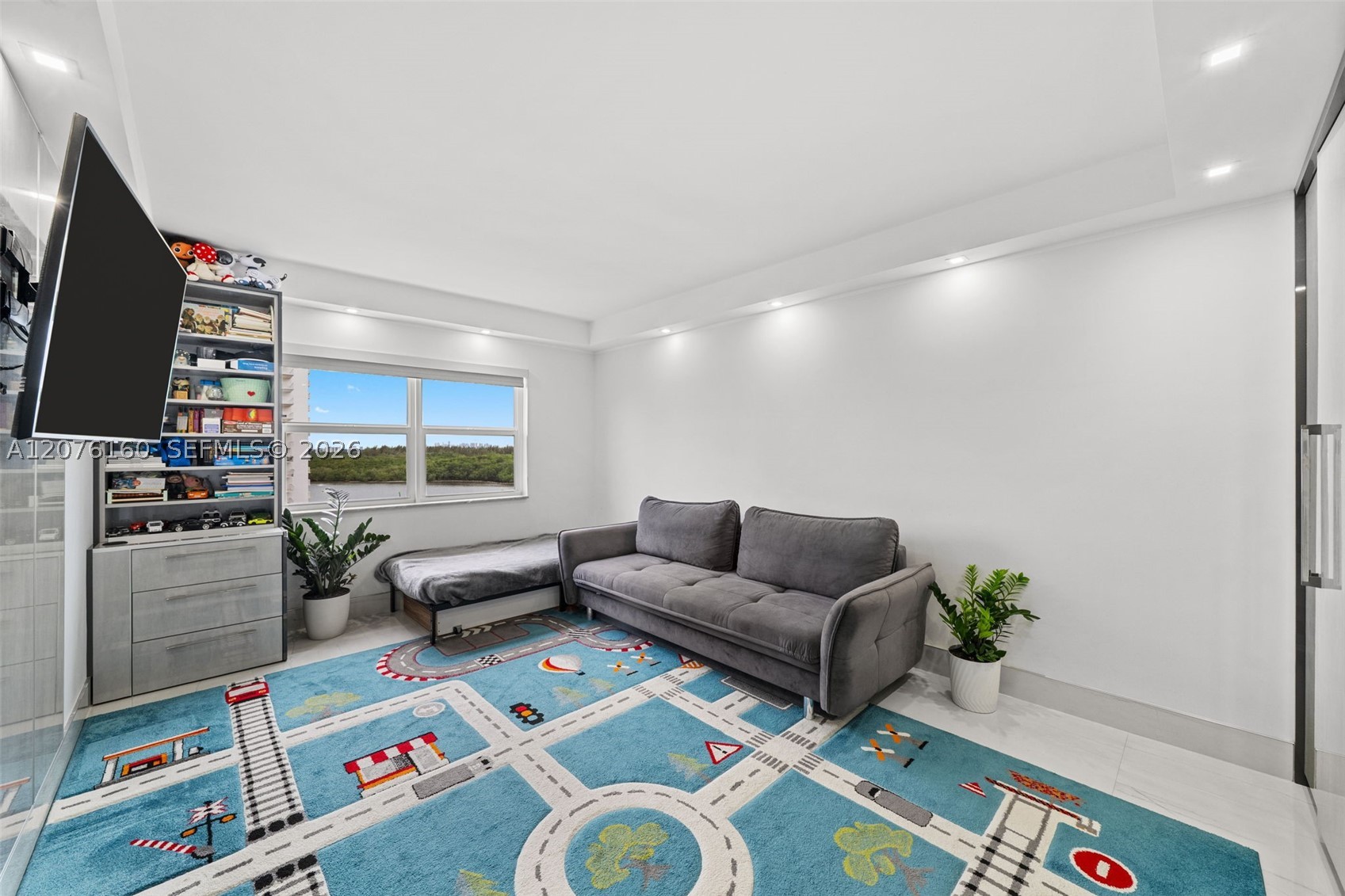 400 Kings Pt Dr #822-23 Sunny Isles Beach, FL 33160