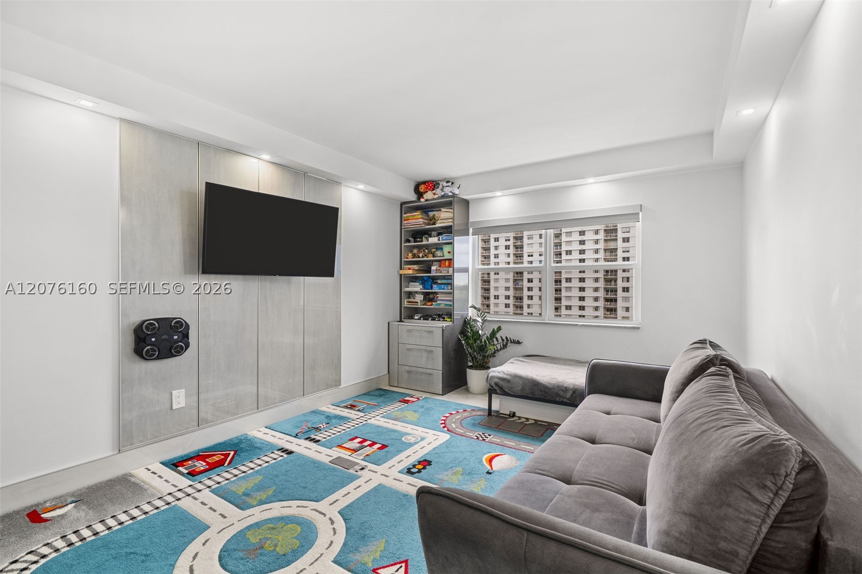 400 Kings Pt Dr #822-23 Sunny Isles Beach, FL 33160