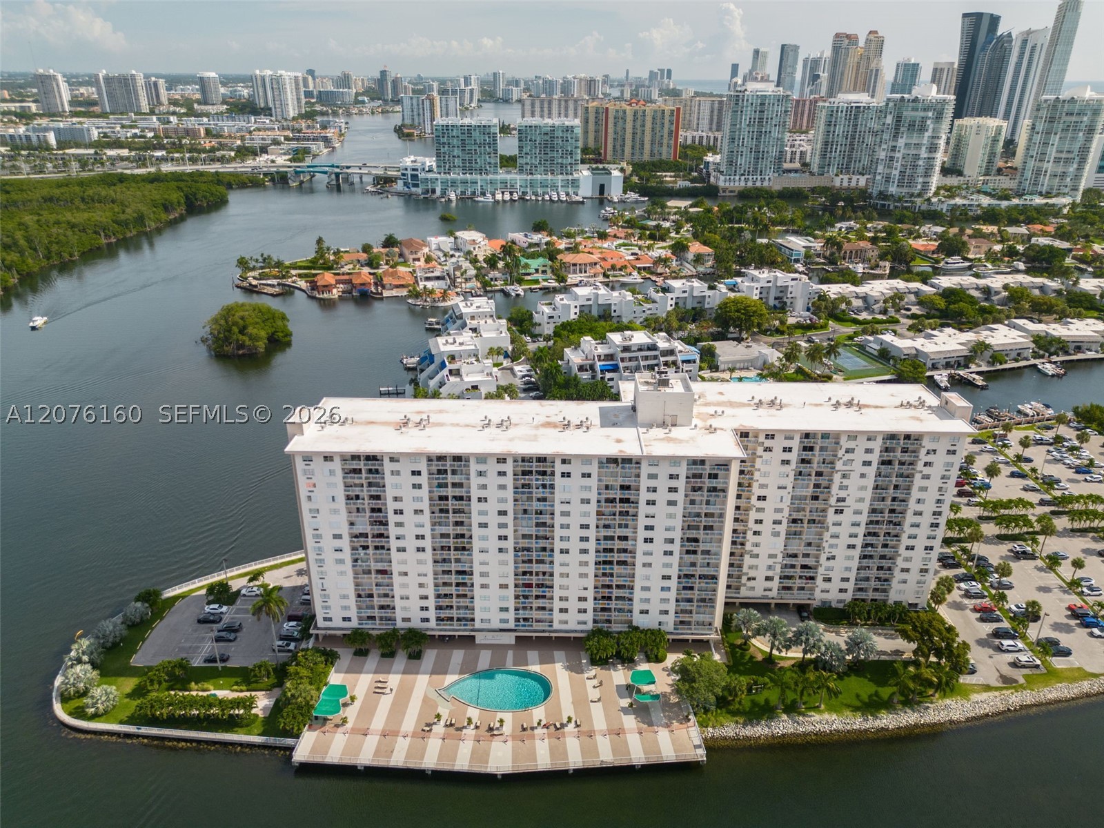 400 Kings Pt Dr #822-23 Sunny Isles Beach, FL 33160