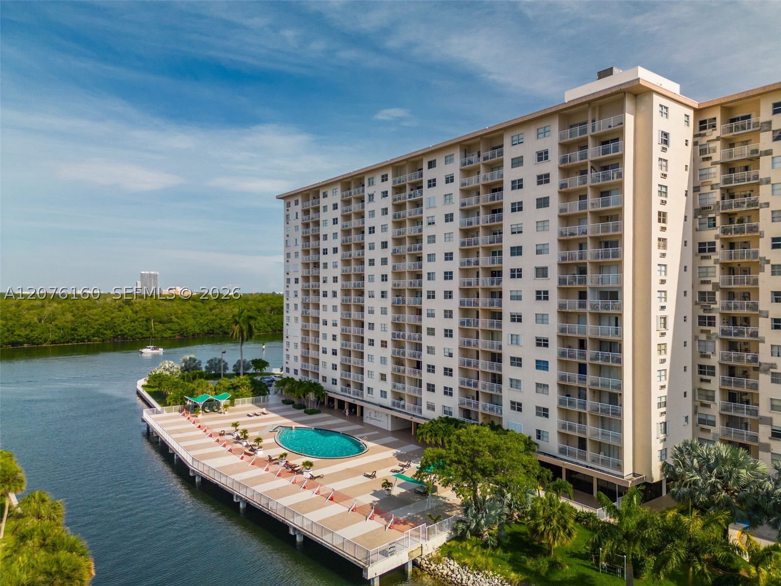 400 Kings Pt Dr #822-23 Sunny Isles Beach, FL 33160