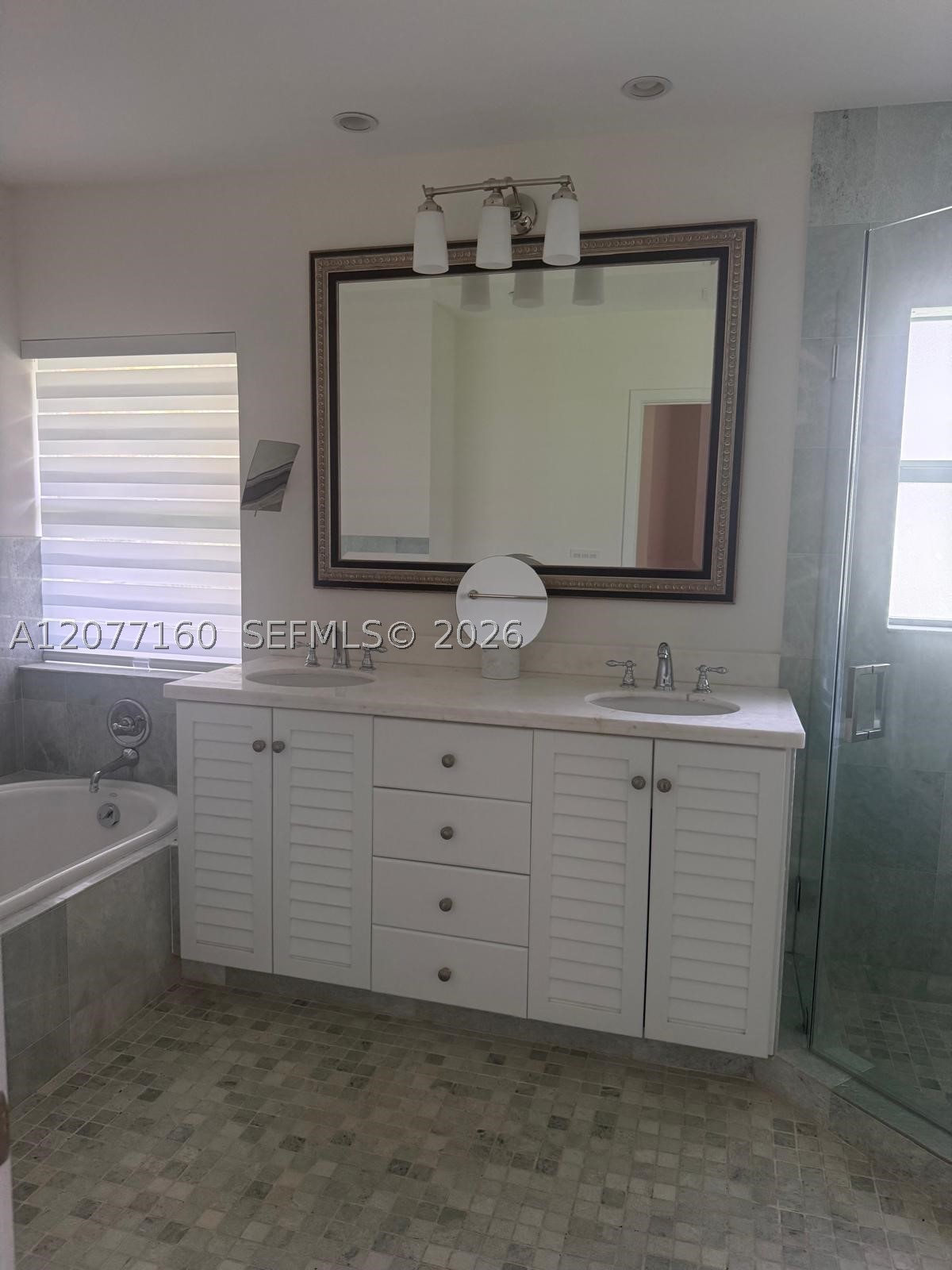 335 Harbor Dr Key Biscayne, FL 33149