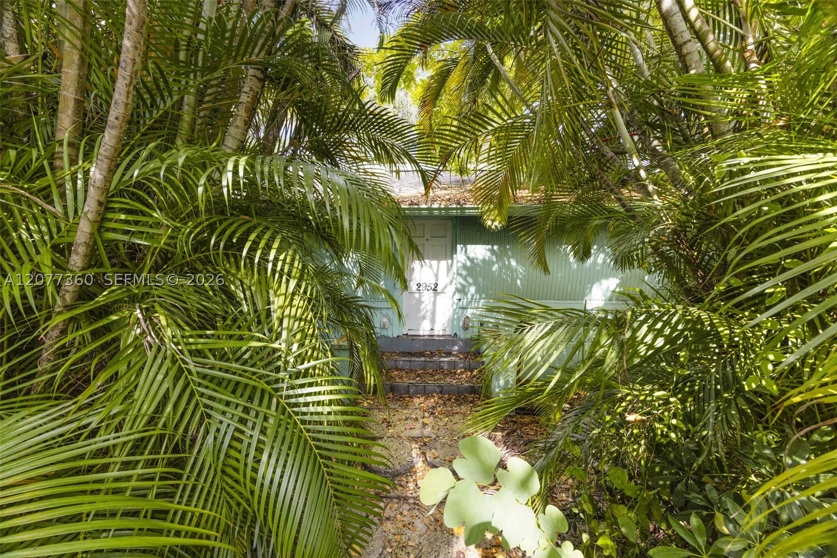 2952 Louise St Coconut Grove, FL 33133