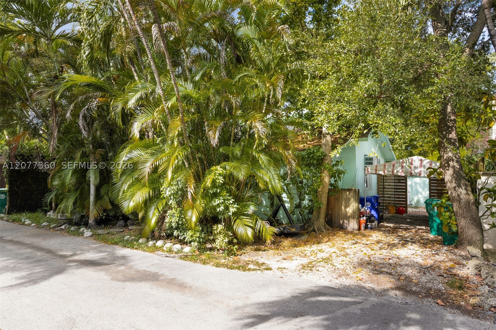 2952 Louise St Coconut Grove, FL 33133