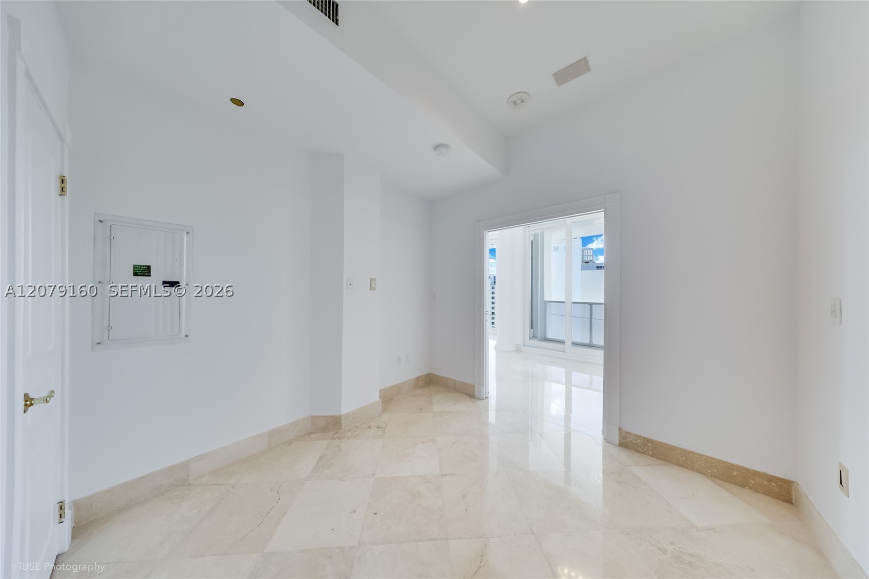 100 Lincoln Rd #PH12 Miami Beach, FL 33139